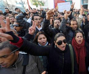 Tunisian protesters calling for an end to Ben Ali's reign